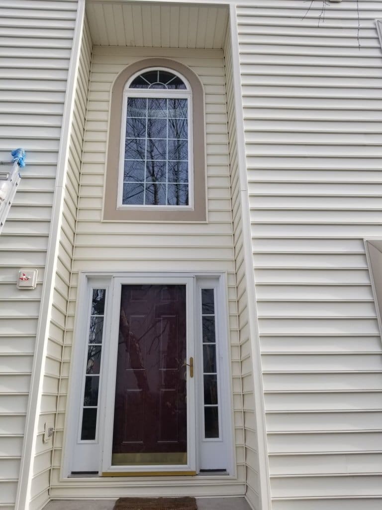 How to Properly Clean Vinyl Siding